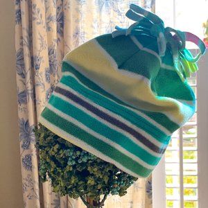 Old Navy Fleece Hat - Youth L/XL: FREE IN A BUNDLE OF 3 (or more) ITEMS!